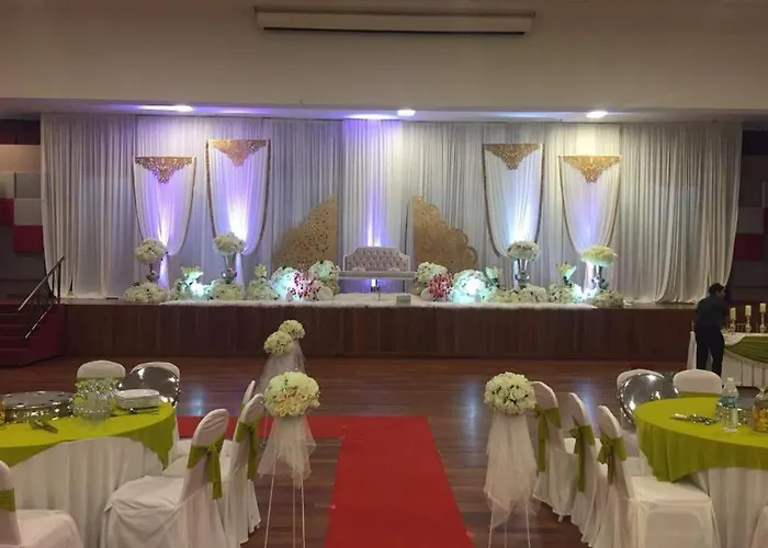 Utm Hotel & Residence