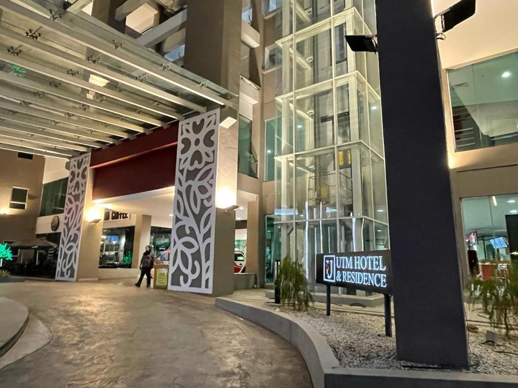 Hotel Utm & 3*